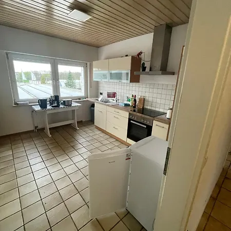 Monteurs Am Messezentrum 게스트하우스 *